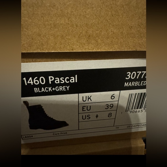 Doc Martens Boots 🖤 - Picture 11 of 11